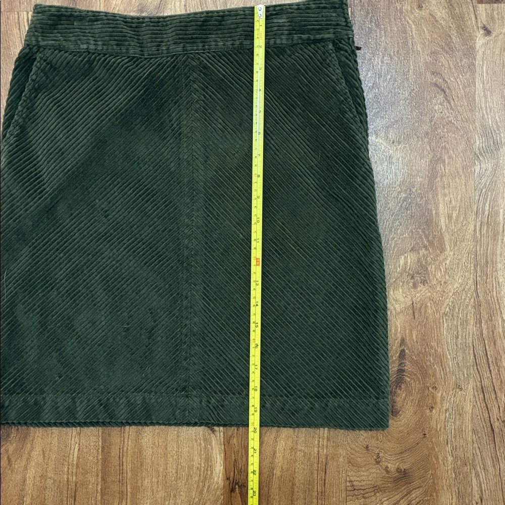 Talbots Olive Green Corduroy Skirt Diagonal Wale - Great Pre Owned Condition - Picture 4 of 8